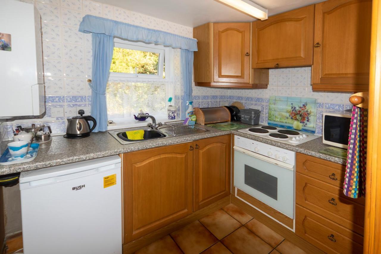 Rosebud Cottage Romantic Cottage For A Couple Fishguard Bagian luar foto