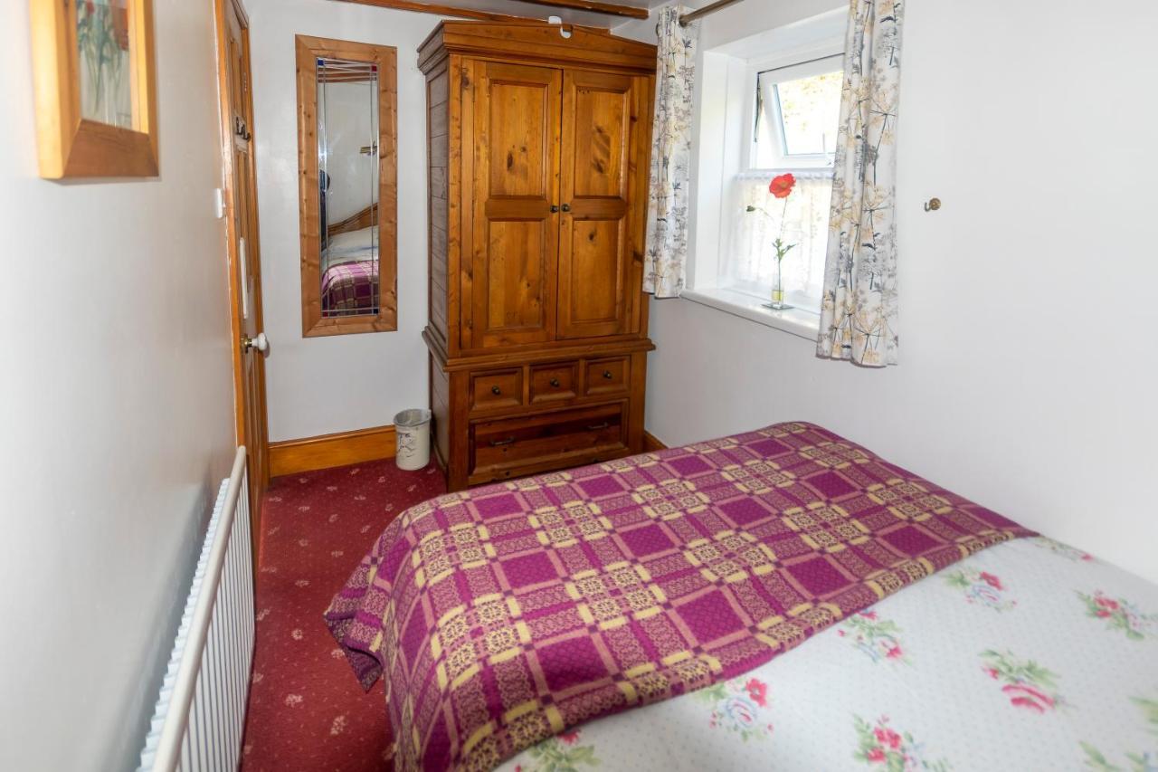 Rosebud Cottage Romantic Cottage For A Couple Fishguard Bagian luar foto