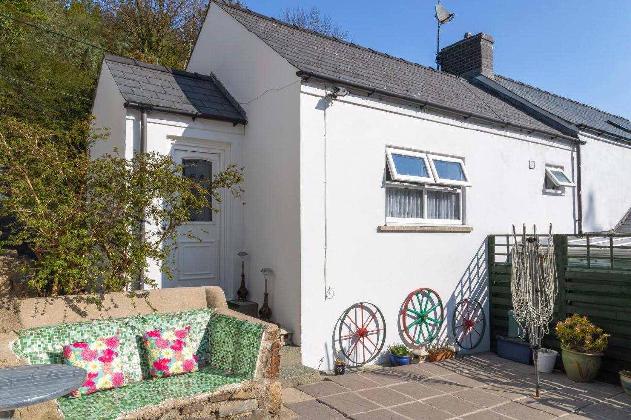 Rosebud Cottage Romantic Cottage For A Couple Fishguard Bagian luar foto